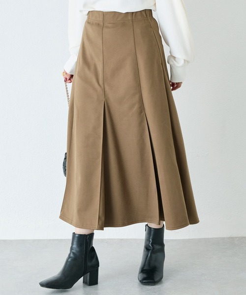 LAVEANGE（ラビアンジェ）の「ミディ丈タックスカート（スカート・レディース・グレー/ブラック/ブラウン・5L/4L/M/3L/LL）」の4枚目の写真