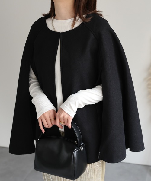 sakishimatokyo（サキシマトーキョー）の「フェイクウール フレア切り替えポンチョ/ケープ（ポンチョ・レディース・ブラック/チャコール/ベージュ/ブラウン・FREE）」の16枚目の写真