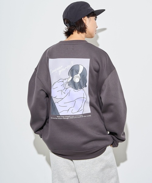 WEGO(ウィゴー)の「WEGO/ガールイラストグラフィックプルオーバー(スウェット・メンズ・チャコールグレー/アッシュグレー/ブラウン・MEDIUM/LARGE)」の2枚目の写真