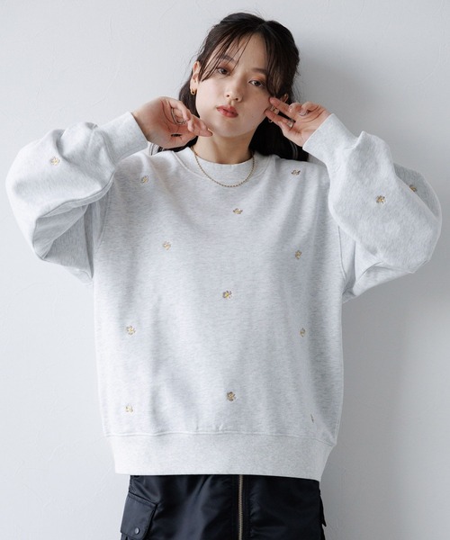 RAGEBLUE(レイジブルー)の「ミニフラワー刺繍ルーズスウェット(スウェット・レディース・ブラウン/オフホワイト/ブラック・FREE)」の2枚目の写真