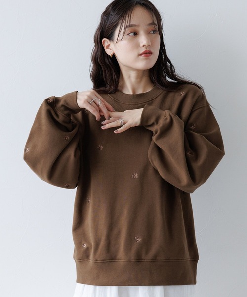 RAGEBLUE(レイジブルー)の「ミニフラワー刺繍ルーズスウェット(スウェット・レディース・ブラウン/オフホワイト/ブラック・FREE)」の16枚目の写真
