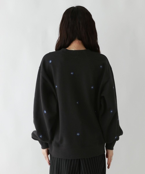 RAGEBLUE(レイジブルー)の「ミニフラワー刺繍ルーズスウェット(スウェット・レディース・ブラウン/オフホワイト/ブラック・FREE)」の19枚目の写真