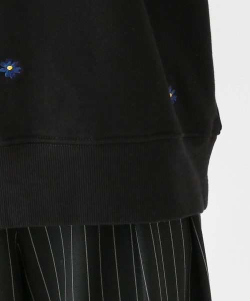 RAGEBLUE(レイジブルー)の「ミニフラワー刺繍ルーズスウェット(スウェット・レディース・ブラウン/オフホワイト/ブラック・FREE)」の22枚目の写真