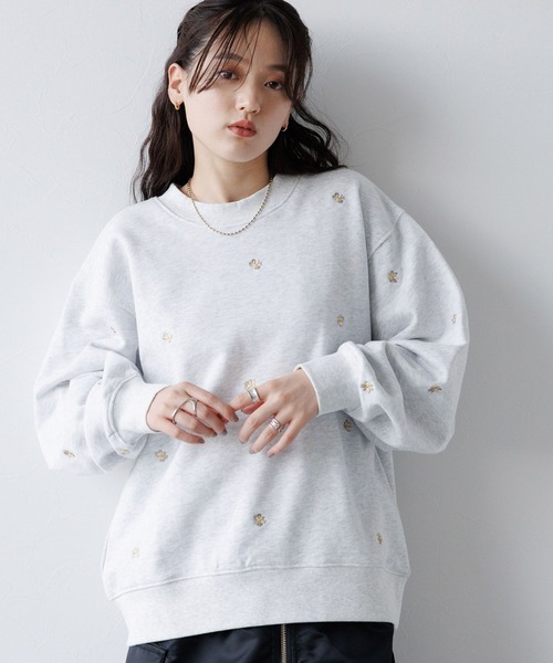 RAGEBLUE(レイジブルー)の「ミニフラワー刺繍ルーズスウェット(スウェット・レディース・ブラウン/オフホワイト/ブラック・FREE)」の6枚目の写真