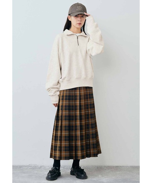 THREE FIFTY STANDARD（スリーフィフティースタンダード）の「ＴＨＲＥＥ　ＦＩＦＴＹ　ＳＴＡＮＤＡＲＤ　小谷実由さんと作った衿開けてきたいハーフジップスウェット〈オートミール〉（スウェット・レディース・オートミール・M/L/LL/3L）」の5枚目の写真
