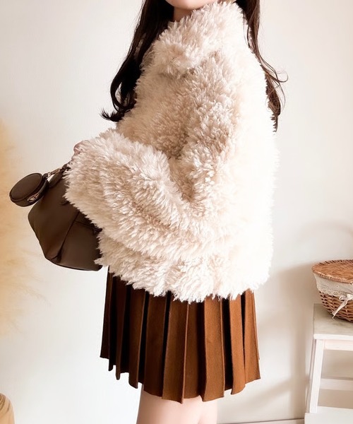 merrylatte(メリーラテ)の「プードルボアショートジャケット(ブルゾン・レディース・アイボリー・MEDIUM)」の2枚目の写真