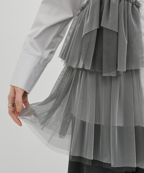 UNITED TOKYO（ユナイテッドトウキョウ）の「【残りわずか！】シャンブレーチュールコンビシャツ｜防シワ/春服（シャツ/ブラウス・レディース・ブラック/ライトグレー・FREE）」の3枚目の写真