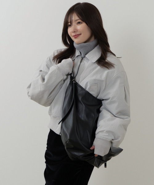 SENEE（セニー）の「2way belt shoulder bag（ツーウェイベルトショルダーバッグ）（ショルダーバッグ・レディース・ブラウン/ブラック・FREE）」の3枚目の写真