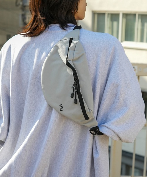 MEI(メイ)の「【MEI / メイ】ロゴ刺繍-STANDARD MOON SHOULDER/ムーンショルダー/ユニセックス(ボディバッグ/ウエストポーチ・メンズ・サックスブルー/カーキ/ワイン/グレー/ネイビー/ブラウン/ブラック/ベージュ/グリーン・FREE)」の16枚目の写真