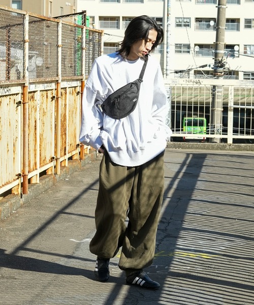 MEI(メイ)の「【MEI / メイ】ロゴ刺繍-STANDARD MOON SHOULDER/ムーンショルダー/ユニセックス(ボディバッグ/ウエストポーチ・メンズ・サックスブルー/カーキ/ワイン/グレー/ネイビー/ブラウン/ブラック/ベージュ/グリーン・FREE)」の10枚目の写真