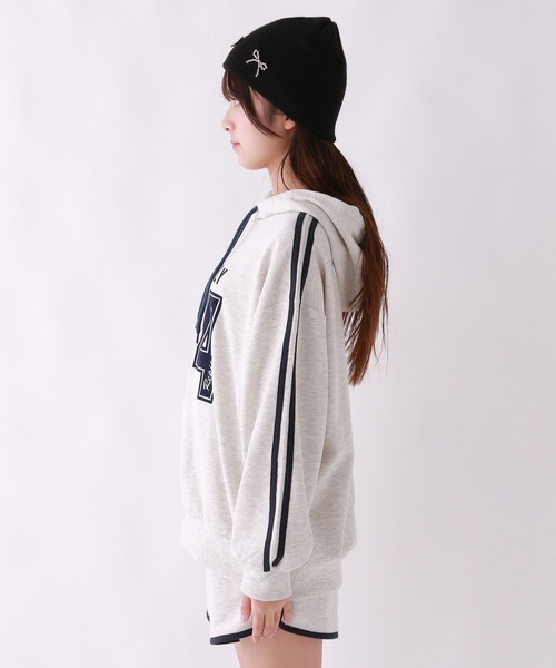 repipi armario（レピピ アルマリオ）の「ナンバリングセットアップ（セットアップ・キッズ・ネイビー/グレー/レッド・LARGE/MEDIUM/SMALL）」の8枚目の写真