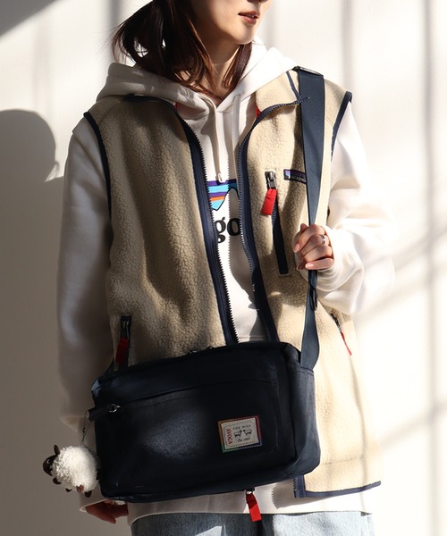 AVOCA(アヴォカ)の「【AVOCA/アヴォカ】横長ショルダーバッグ(容量:約6L)(ショルダーバッグ・レディース・ネイビー/ブラック/ベージュ・FREE)」の6枚目の写真