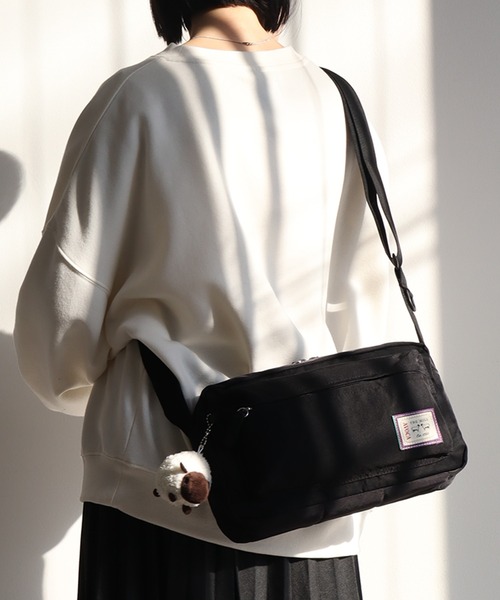 AVOCA(アヴォカ)の「【AVOCA/アヴォカ】横長ショルダーバッグ(容量:約6L)(ショルダーバッグ・レディース・ネイビー/ブラック/ベージュ・FREE)」の10枚目の写真