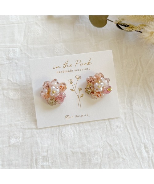 tone（トーン）の「【in the Park】小さなフラワーピアス(MA)（ピアス（両耳用）・レディース・パープル/オレンジ/ピンク・FREE）」の3枚目の写真