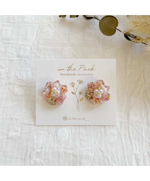 tone（トーン）の「【in the Park】小さなフラワーピアス(MA)（ピアス（両耳用）・レディース・パープル/オレンジ/ピンク・FREE）」の5枚目の写真