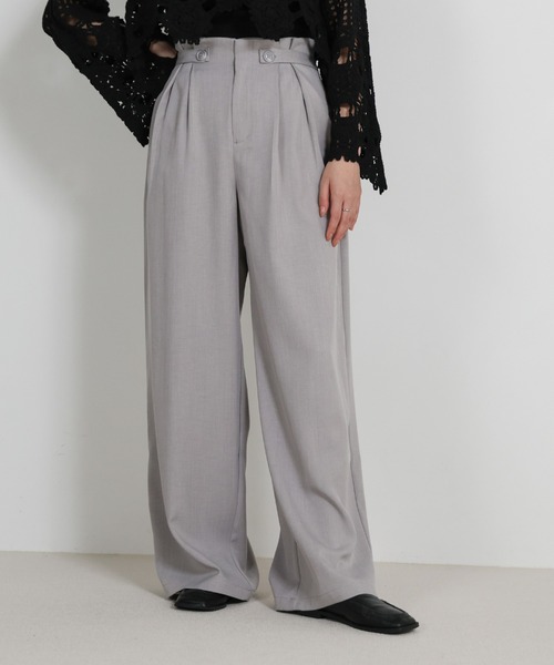 select MOCA(セレクトモカ)の「サイドベルトボタンワイドパンツ(スラックス・レディース・ブラック/オフホワイト/ライトグレー・MEDIUM/LARGE)」の3枚目の写真