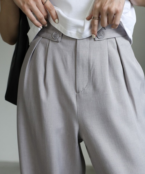 select MOCA(セレクトモカ)の「サイドベルトボタンワイドパンツ(スラックス・レディース・ブラック/オフホワイト/ライトグレー・MEDIUM/LARGE)」の6枚目の写真