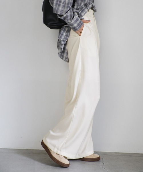 select MOCA(セレクトモカ)の「サイドベルトボタンワイドパンツ(スラックス・レディース・ブラック/オフホワイト/ライトグレー・MEDIUM/LARGE)」の14枚目の写真