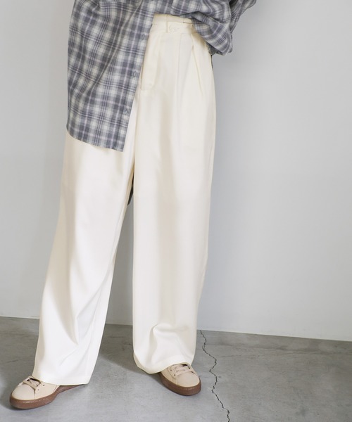 select MOCA(セレクトモカ)の「サイドベルトボタンワイドパンツ(スラックス・レディース・ブラック/オフホワイト/ライトグレー・MEDIUM/LARGE)」の13枚目の写真