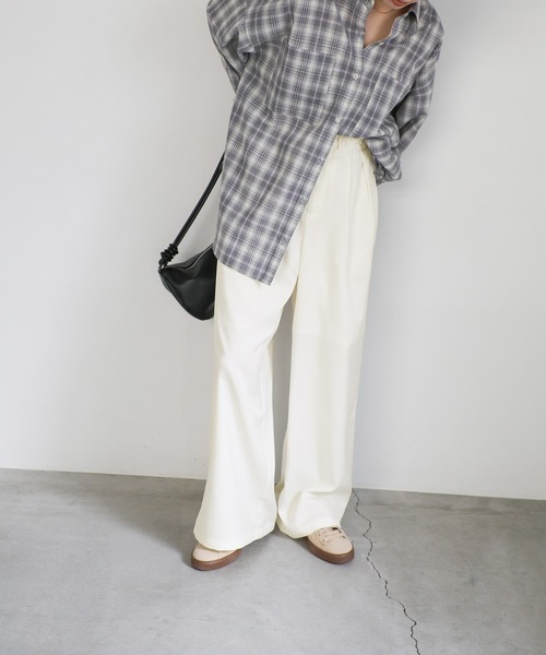 select MOCA(セレクトモカ)の「サイドベルトボタンワイドパンツ(スラックス・レディース・ブラック/オフホワイト/ライトグレー・MEDIUM/LARGE)」の15枚目の写真