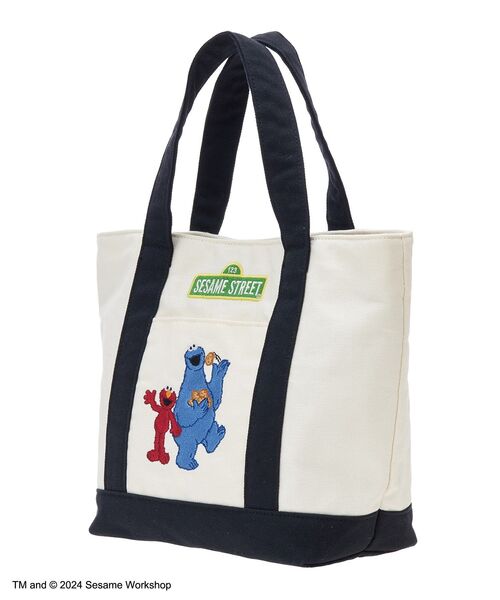 Maison de FLEUR(メゾンドフルール)の「SESAME STREET 2Wayトートバッグ(トートバッグ・レディース・アイボリー/ブラック・FREE)」の10枚目の写真