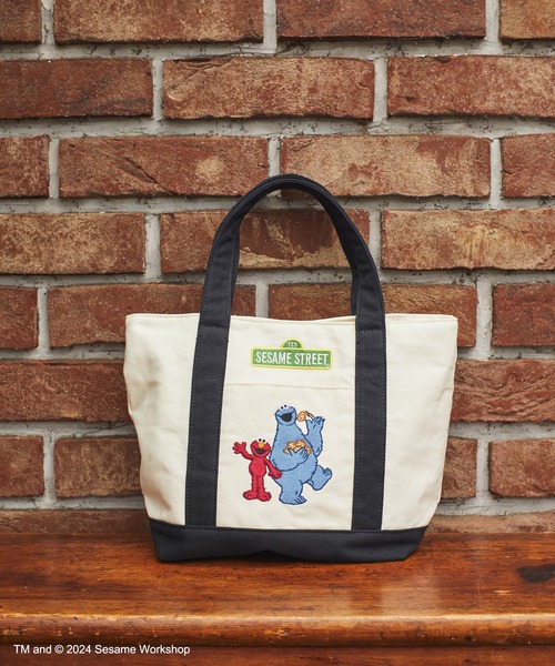 Maison de FLEUR(メゾンドフルール)の「SESAME STREET 2Wayトートバッグ(トートバッグ・レディース・アイボリー/ブラック・FREE)」の20枚目の写真