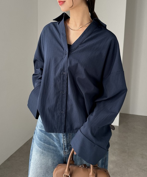 andme(アンドミー)の「ボリューム袖スキッパーシャツブラウス(シャツ/ブラウス・レディース・ネイビー/オフホワイト/ベージュ・M)」の4枚目の写真