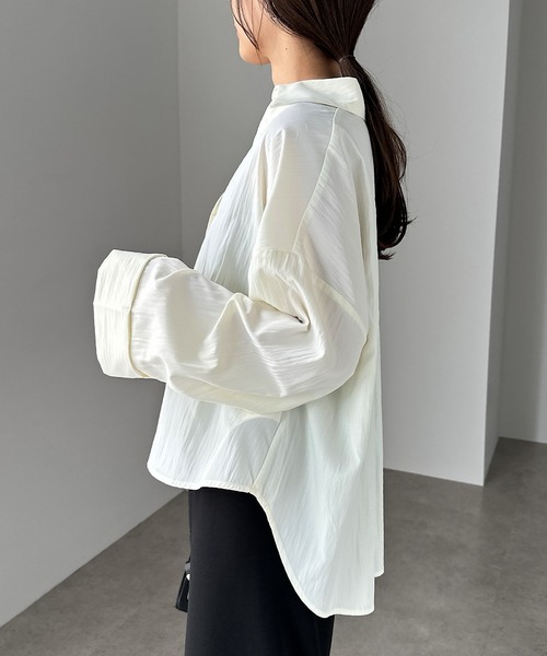 andme(アンドミー)の「ボリューム袖スキッパーシャツブラウス(シャツ/ブラウス・レディース・ネイビー/オフホワイト/ベージュ・M)」の13枚目の写真