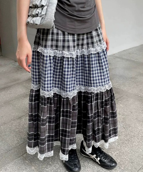 leune(ルネ)の「チェック切り替えティアードスカート(スカート・レディース・ブラック・LARGE/MEDIUM/SMALL)」の1枚目の写真