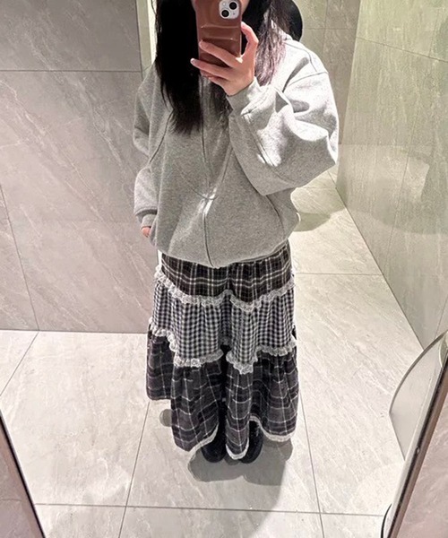leune(ルネ)の「チェック切り替えティアードスカート(スカート・レディース・ブラック・LARGE/MEDIUM/SMALL)」の5枚目の写真