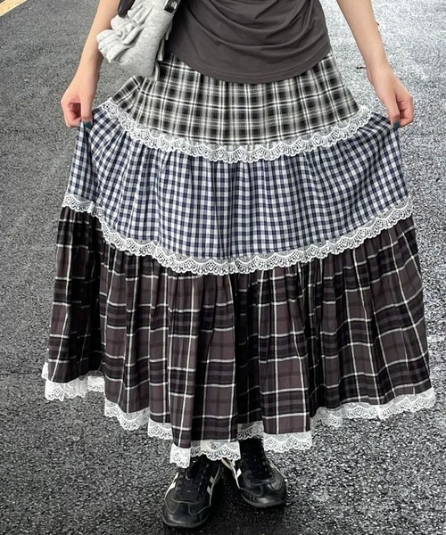 leune(ルネ)の「チェック切り替えティアードスカート(スカート・レディース・ブラック・LARGE/MEDIUM/SMALL)」の6枚目の写真