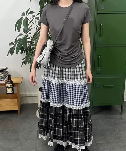 leune(ルネ)の「チェック切り替えティアードスカート(スカート・レディース・ブラック・LARGE/MEDIUM/SMALL)」の7枚目の写真