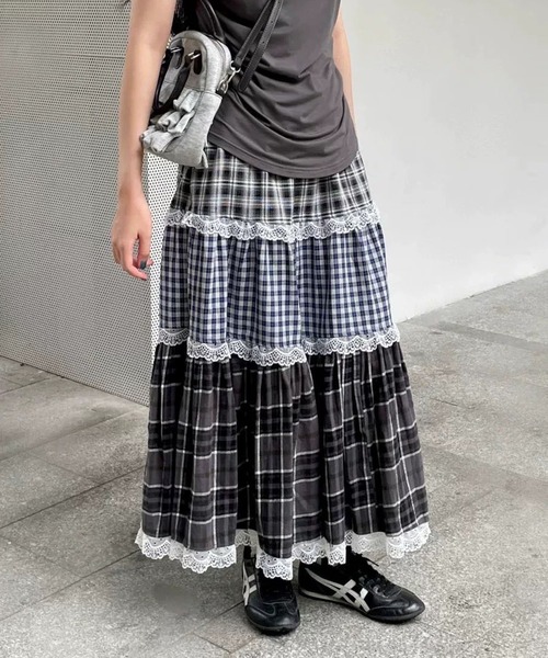leune(ルネ)の「チェック切り替えティアードスカート(スカート・レディース・ブラック・LARGE/MEDIUM/SMALL)」の8枚目の写真