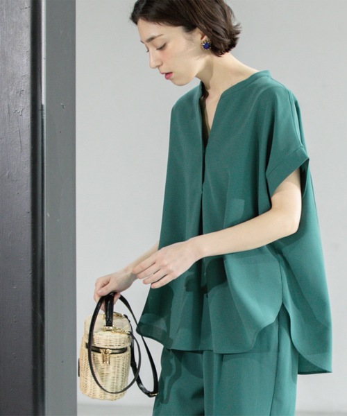 OPAQUE.CLIP(オペークドットクリップ)の「《7色展開/SS-LLサイズ》ストレッチスキッパーブラウス/セットアップ対応【洗濯機洗い可/防シワ】(シャツ/ブラウス・レディース・ブラック/ホワイト/ダークブラウン/ベージュ系7/ブルー系その他/ライトベージュ/グリーン系その他5・36/34/38/40/42)」の6枚目の写真