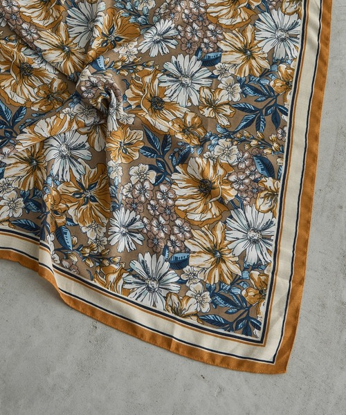 THE YOn（ザヨン）の「ボタニカル大判スカーフ（バンダナ/スカーフ・レディース・イエロー/オレンジ・FREE）」の11枚目の写真