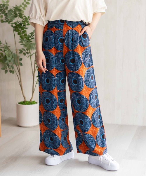 Howdy Marie（ハウディ―マリー）の「Howdy Marie インドレーヨン 総柄ワイドパンツ【接触冷感】（その他パンツ・レディース・ブラック系その他2/ブラック/ブラック系その他/オレンジ系その他/グリーン系その他/ブルー系その他・M/L）」の6枚目の写真