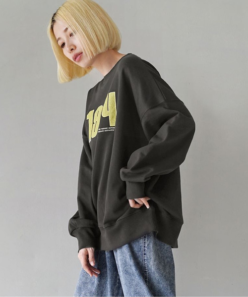 e-zakkamania stores(イーザッカマニアストアーズ)の「異素材ロゴ 裏毛ビッグスウェット(スウェット・レディース・スミクロ/アイボリー・フリー)」の16枚目の写真