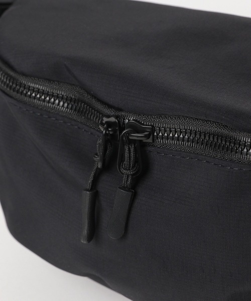GLOBAL WORK（グローバルワーク）の「撥水スマらくボディバッグ/325975（ボディバッグ/ウエストポーチ・メンズ・ブラック/グレー・ONE SIZE）」の6枚目の写真