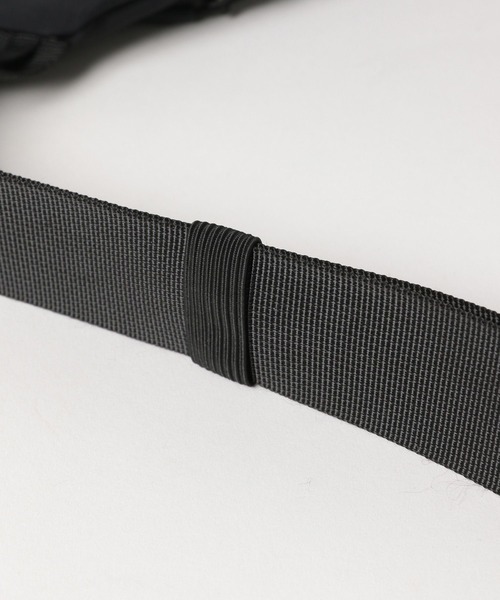 GLOBAL WORK（グローバルワーク）の「撥水スマらくボディバッグ/325975（ボディバッグ/ウエストポーチ・メンズ・ブラック/グレー・ONE SIZE）」の9枚目の写真