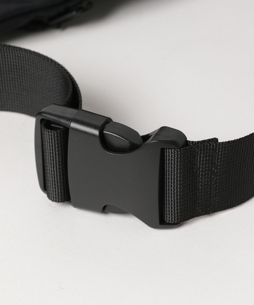 GLOBAL WORK（グローバルワーク）の「撥水スマらくボディバッグ/325975（ボディバッグ/ウエストポーチ・メンズ・ブラック/グレー・ONE SIZE）」の10枚目の写真