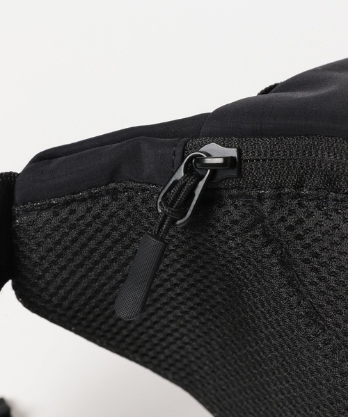 GLOBAL WORK（グローバルワーク）の「撥水スマらくボディバッグ/325975（ボディバッグ/ウエストポーチ・メンズ・ブラック/グレー・ONE SIZE）」の11枚目の写真