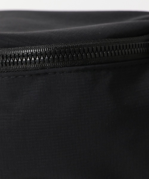 GLOBAL WORK（グローバルワーク）の「撥水スマらくボディバッグ/325975（ボディバッグ/ウエストポーチ・メンズ・ブラック/グレー・ONE SIZE）」の13枚目の写真