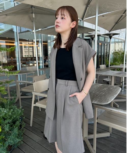 cloenc（クロエンス）の「【セットアップ／手洗い可】リネンブレンドテーラードジレ（テーラードジャケット・レディース・オフホワイト/ブラウン系/ライトグリーン/ダークグレー・01/02）」の3枚目の写真