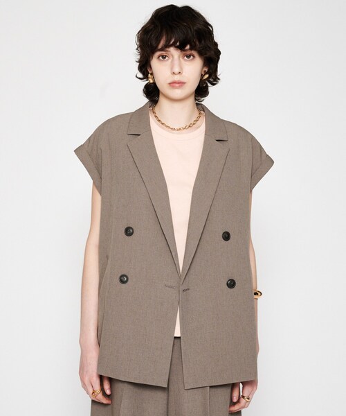 cloenc（クロエンス）の「【セットアップ／手洗い可】リネンブレンドテーラードジレ（テーラードジャケット・レディース・オフホワイト/ブラウン系/ライトグリーン/ダークグレー・01/02）」の5枚目の写真