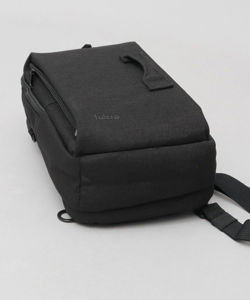 fulcro(フルクロ)の「fulcro フルクロ 撥水 9ポケット クロスボディバッグ スリング A5サイズ・9.5インチタブレット収納対応 ESSENSEシリーズ(ボディバッグ/ウエストポーチ・メンズ・ブラック・FREE)」の6枚目の写真