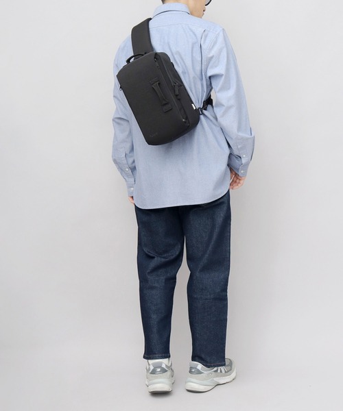 fulcro(フルクロ)の「fulcro フルクロ 撥水 9ポケット クロスボディバッグ スリング A5サイズ・9.5インチタブレット収納対応 ESSENSEシリーズ(ボディバッグ/ウエストポーチ・メンズ・ブラック・FREE)」の22枚目の写真