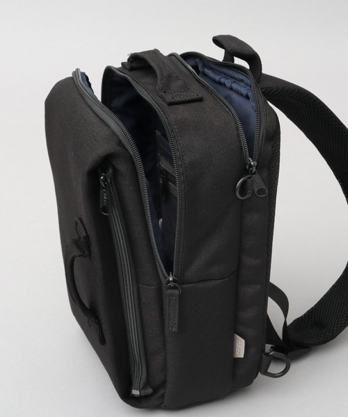 fulcro(フルクロ)の「fulcro フルクロ 撥水 9ポケット クロスボディバッグ スリング A5サイズ・9.5インチタブレット収納対応 ESSENSEシリーズ(ボディバッグ/ウエストポーチ・メンズ・ブラック・FREE)」の15枚目の写真