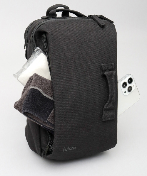 fulcro(フルクロ)の「fulcro フルクロ 撥水 9ポケット クロスボディバッグ スリング A5サイズ・9.5インチタブレット収納対応 ESSENSEシリーズ(ボディバッグ/ウエストポーチ・メンズ・ブラック・FREE)」の10枚目の写真