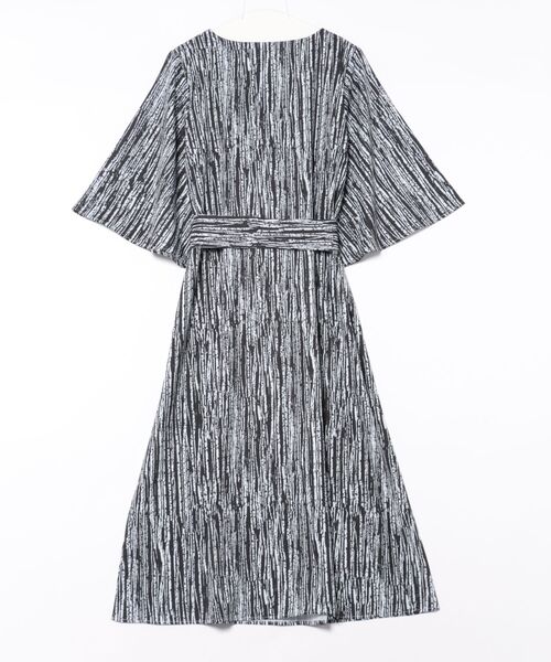 Sawa a la mode（サワアラモード）の「ベルト付き総柄プリントフレアスリーブワンピース（ワンピース・レディース・ブラック/グリーン・FREE）」の22枚目の写真