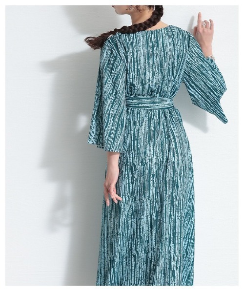 Sawa a la mode（サワアラモード）の「ベルト付き総柄プリントフレアスリーブワンピース（ワンピース・レディース・ブラック/グリーン・FREE）」の13枚目の写真